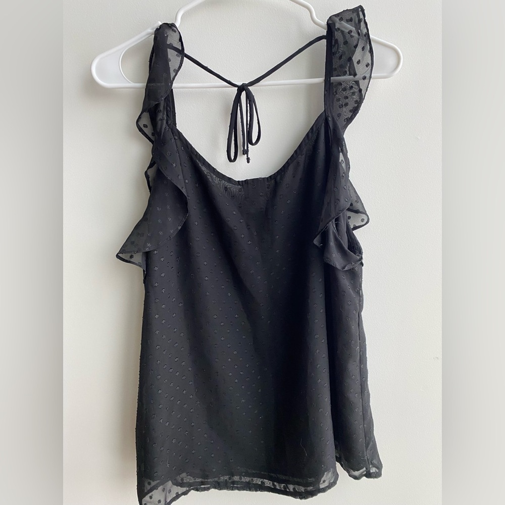 ✨Black Tank with Back Detail✨